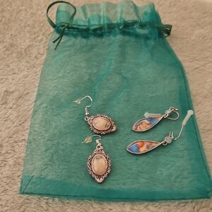 LOW $4.99 Shipping.  Two Pairs Of Fish Hook Drop Earrings